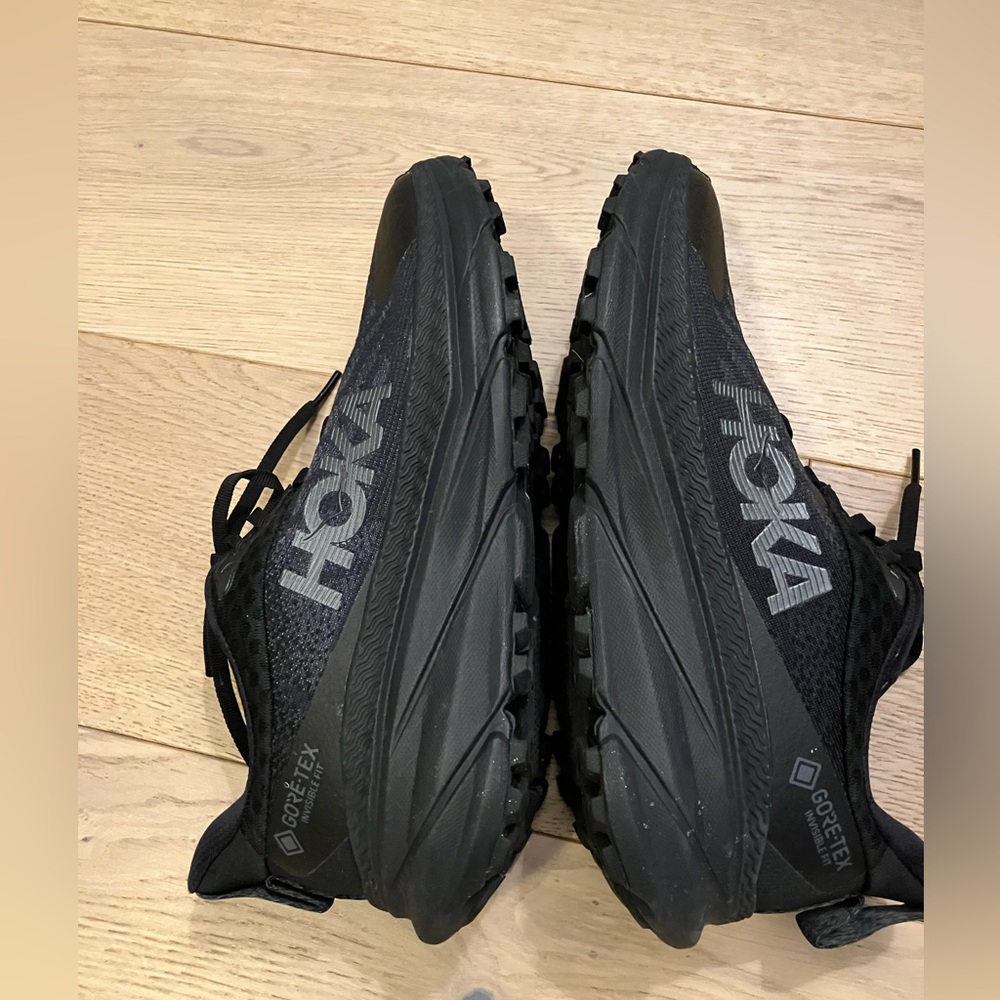HOKA Challenger 7 in Black Size 8 Excellent Condition